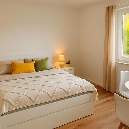 شقة Dat-fischerhuus-kapitaenskoje-zwischen-ostsee-und-bodden-direkt-am-hafen