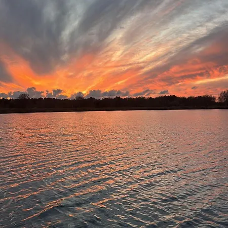 شقة Dat-fischerhuus-kapitaenskoje-zwischen-ostsee-und-bodden-direkt-am-hafen Pruchten