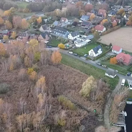 Dat-fischerhuus-kapitaenskoje-zwischen-ostsee-und-bodden-direkt-am-hafen